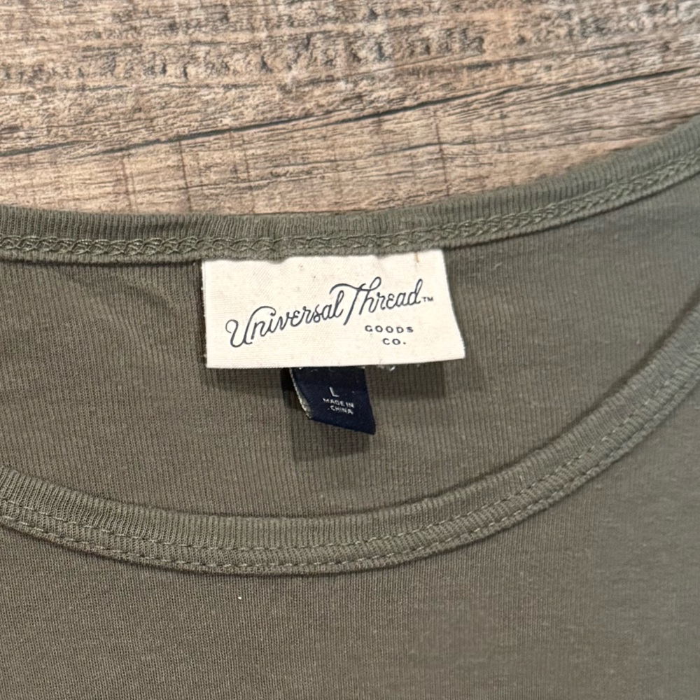 Universal Thread Hip Length T-Shirt - Picture 3 of 3